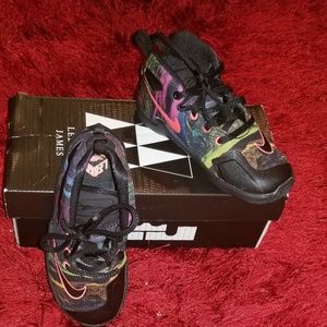 Nike Lebron 13 XIII Akronite size 10c